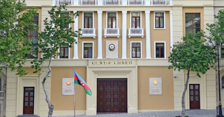 Azerbaycan’da hükümet istifa etti
