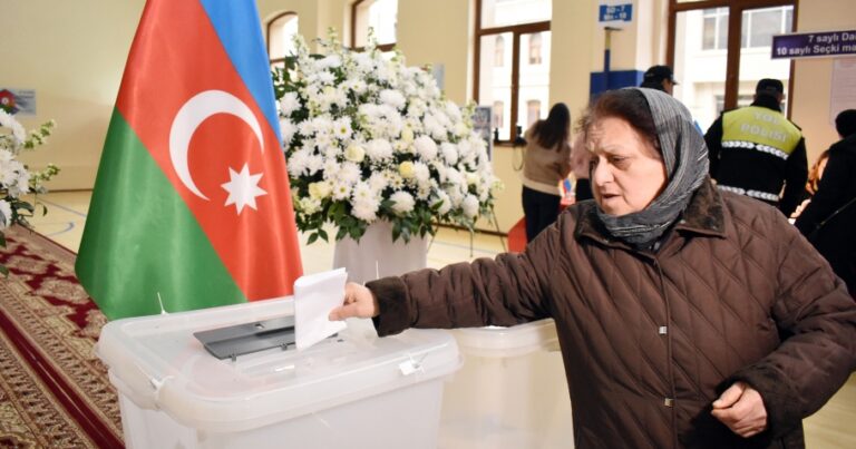 Azerbaycan genelinde oy verme işlemi sona erdi