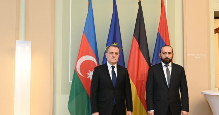 Azerbaycan ve Ermenistan dışişleri bakanlarının Berlin görüşmesi sona erdi