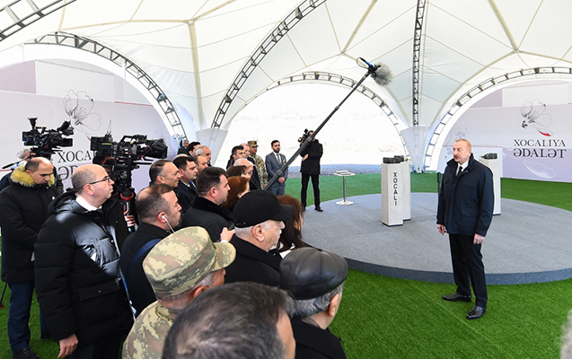 Cumhurbaşkanı Aliyev, soykırım kurbanlaırnı Hocalı`da andı