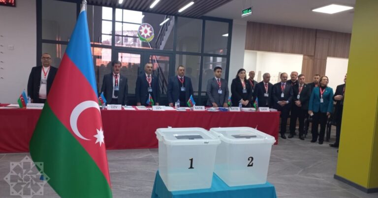 Azerbaycan’da cumhurbaşkanı seçimi için oy verme işlemi başladı