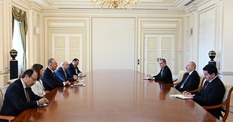 Cumhurbaşkanı Aliyev, Çavuşoğlu’nu kabul etti