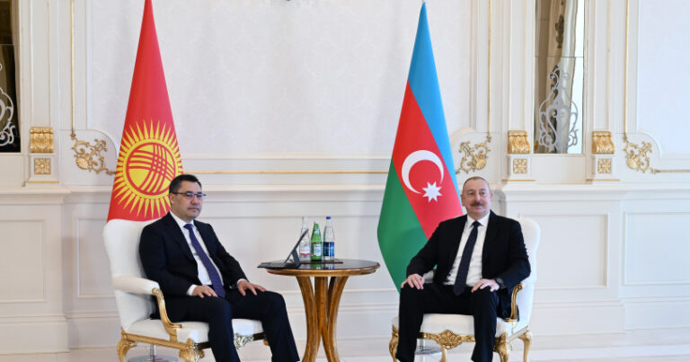 Caparov ve Aliyev Bakü`de bir araya geldi